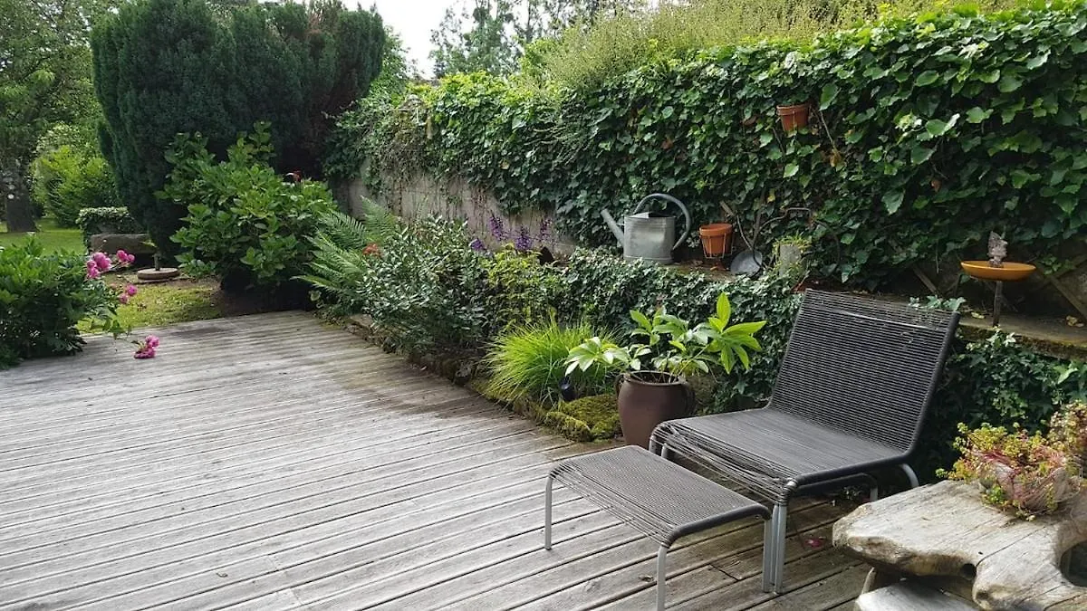 Spacieuse Maison De Village Avec Jardin Dingé