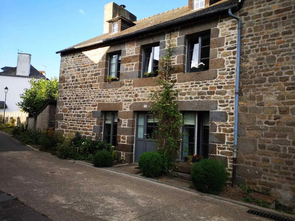 Spacieuse Maison De Village Avec Jardin Dingé Frankrijk