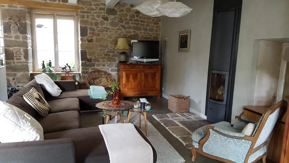Spacieuse Maison De Village Avec Jardin Dingé Frankrijk